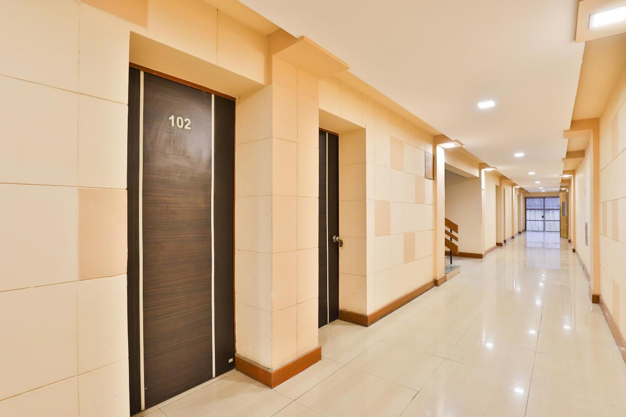 Hotel O Utsav Vadodara Eksteriør bilde